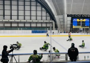 “いい位置にいる人”が組織を勝たせる。パラアイスホッケーに学ぶ連携力